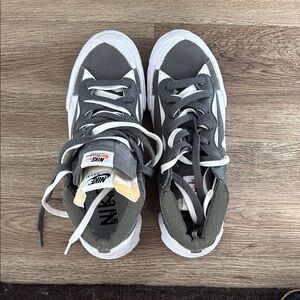 Nike/Sacai Charcoal and White Low Top Sneakers